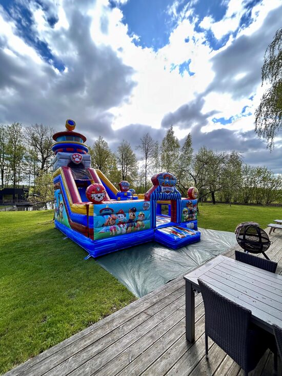 Lielais modelis | Ķepu patruļas bāze